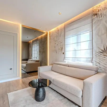 Dreamscape Apartment